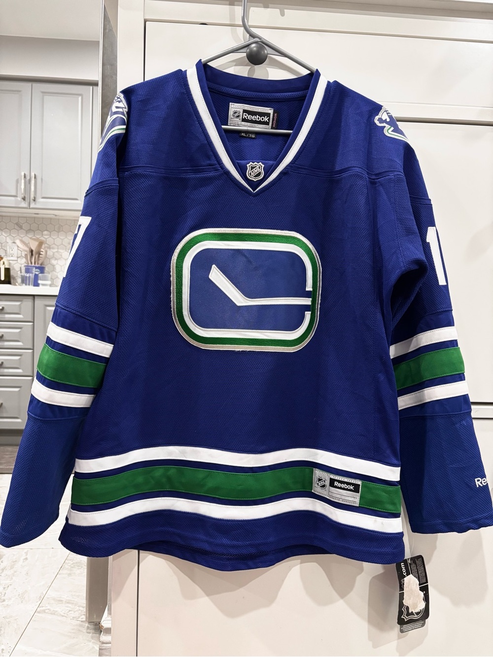 Reebok Vancouver Canucks Kesler Womens Jersey